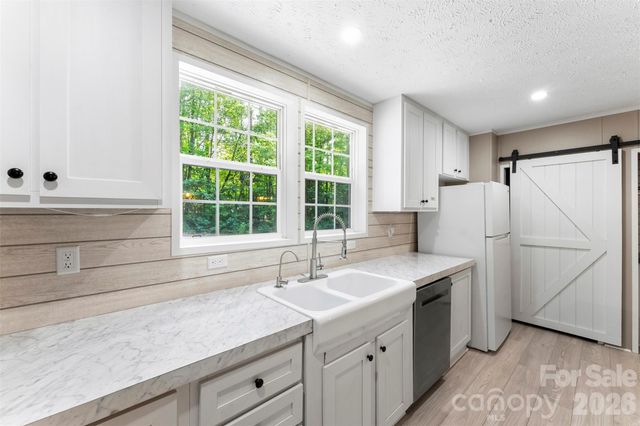 621 Sunset Drive, Bessemer City, NC 28016