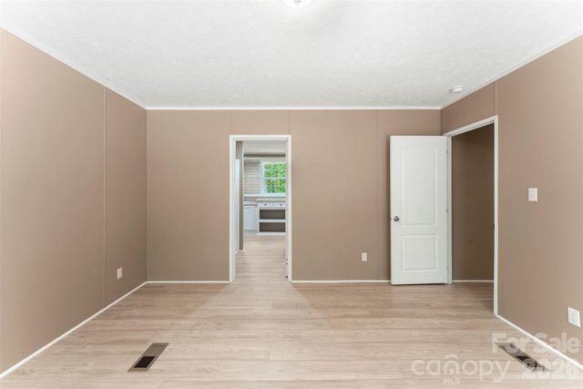 621 Sunset Drive, Bessemer City, NC 28016