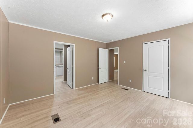 621 Sunset Drive, Bessemer City, NC 28016