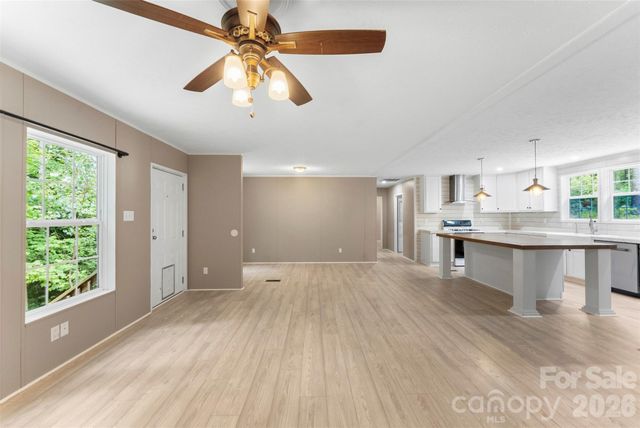 621 Sunset Drive, Bessemer City, NC 28016