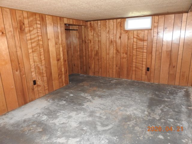 14 Mccallion St, Swansea, MA 02777