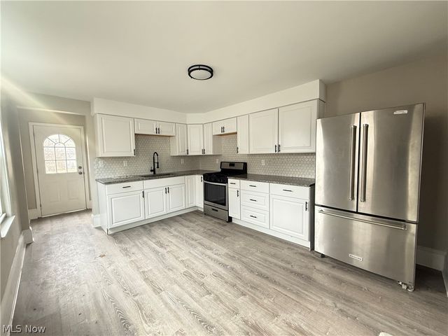 3876 W 17th Street, Cleveland, OH 44109