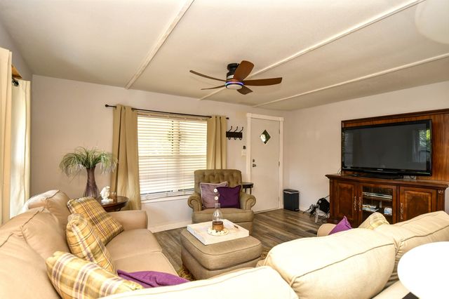 19 Ocean Reef Ln., Murrells Inlet, SC 29576