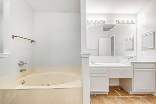 2112 Meadowview Drive, Corinth, TX 76210