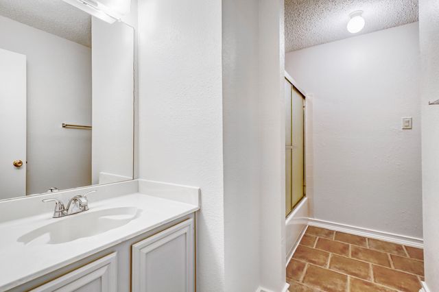 2112 Meadowview Drive, Corinth, TX 76210