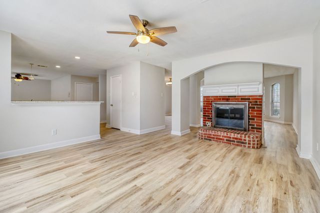 2112 Meadowview Drive, Corinth, TX 76210