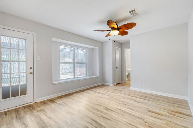 2112 Meadowview Drive, Corinth, TX 76210