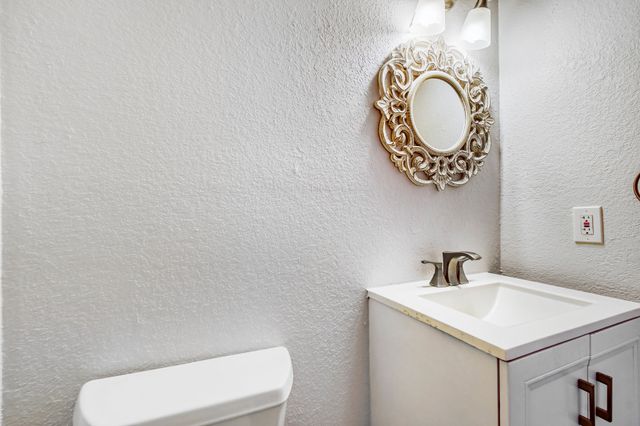 2112 Meadowview Drive, Corinth, TX 76210