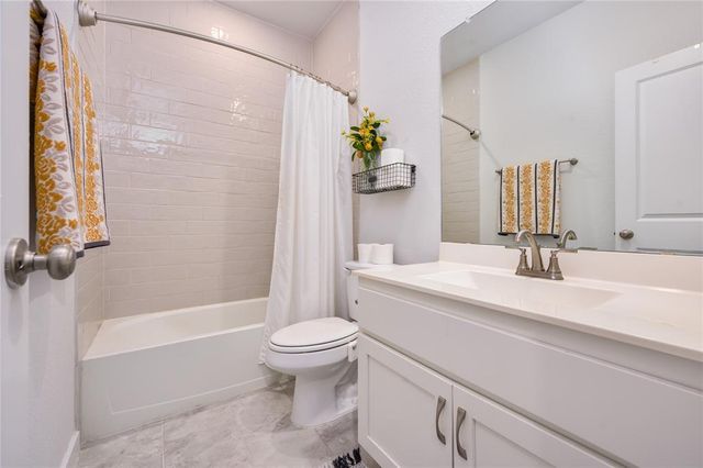 208 Garner DR, Kyle, TX 78640