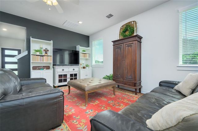 208 Garner DR, Kyle, TX 78640