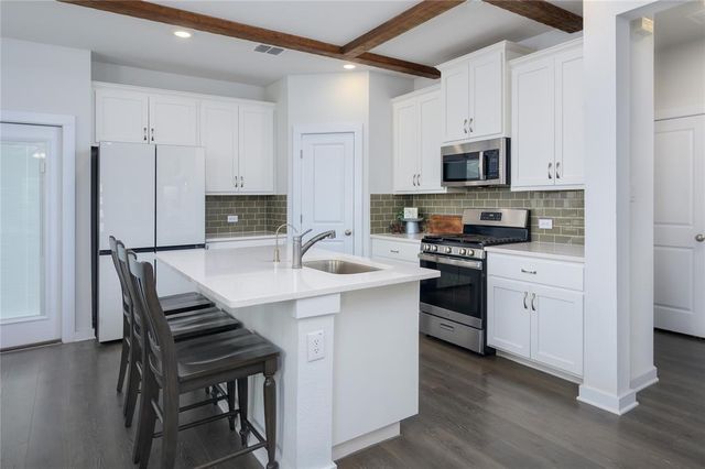 208 Garner DR, Kyle, TX 78640