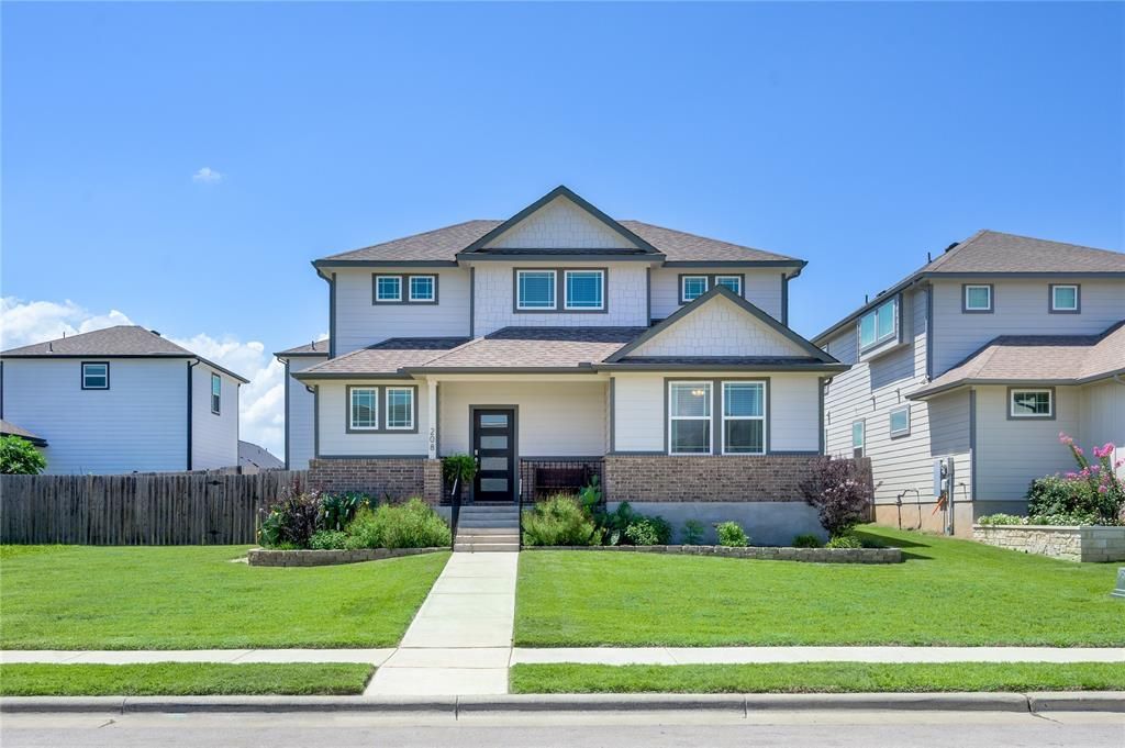 208 Garner DR, Kyle, TX 78640