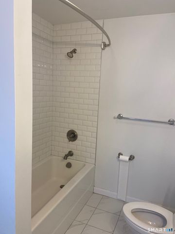 4 McKendry Court, Norwalk, CT 06853