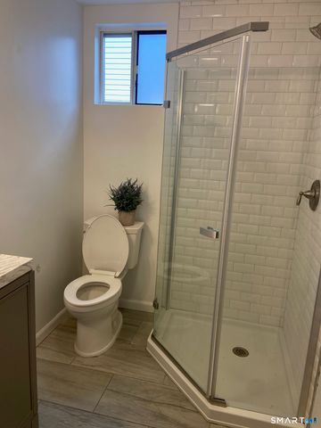 4 McKendry Court, Norwalk, CT 06853