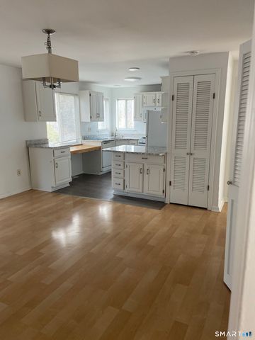 4 McKendry Court, Norwalk, CT 06853