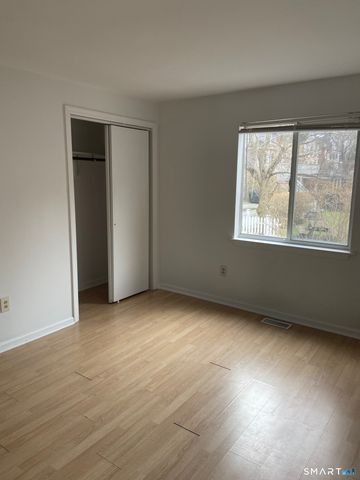 4 McKendry Court, Norwalk, CT 06853