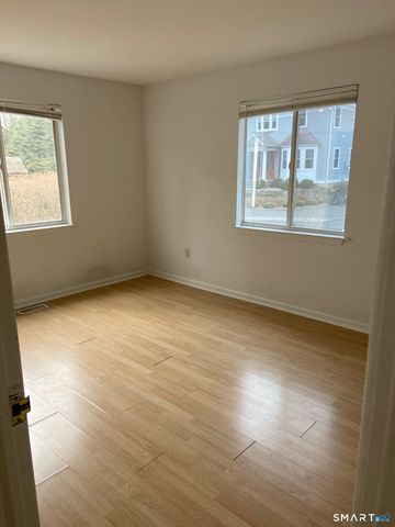 4 McKendry Court, Norwalk, CT 06853