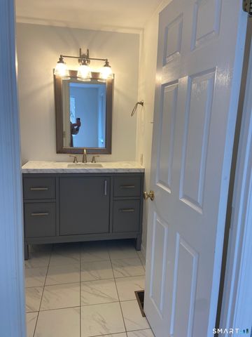 4 McKendry Court, Norwalk, CT 06853