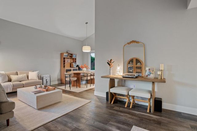 4588 Vinyard St, Oceanside, CA 92057