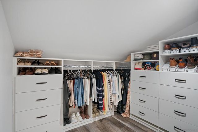 4588 Vinyard St, Oceanside, CA 92057