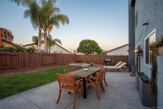 4588 Vinyard St, Oceanside, CA 92057