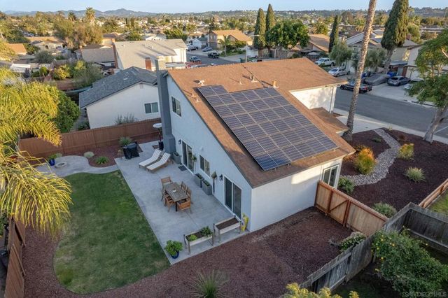 4588 Vinyard St, Oceanside, CA 92057