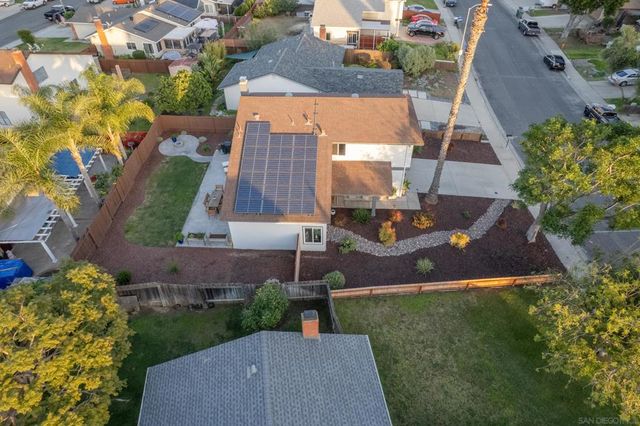 4588 Vinyard St, Oceanside, CA 92057