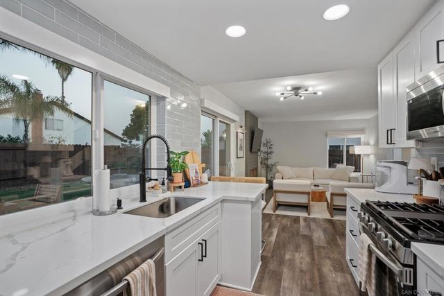 4588 Vinyard St, Oceanside, CA 92057