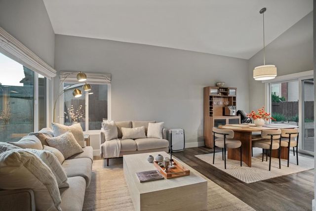 4588 Vinyard St, Oceanside, CA 92057