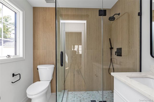 157 Lincoln Avenue 1, Mineola, NY 11501