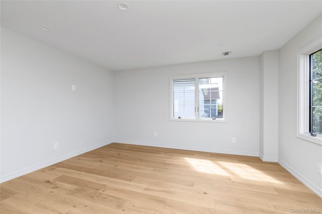 157 Lincoln Avenue 1, Mineola, NY 11501