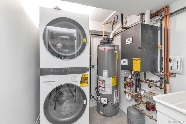 157 Lincoln Avenue 1, Mineola, NY 11501