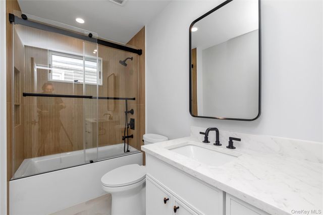 157 Lincoln Avenue 1, Mineola, NY 11501