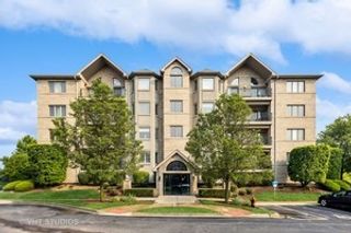 8505 Woodward Avenue 201, Woodridge, IL 60517