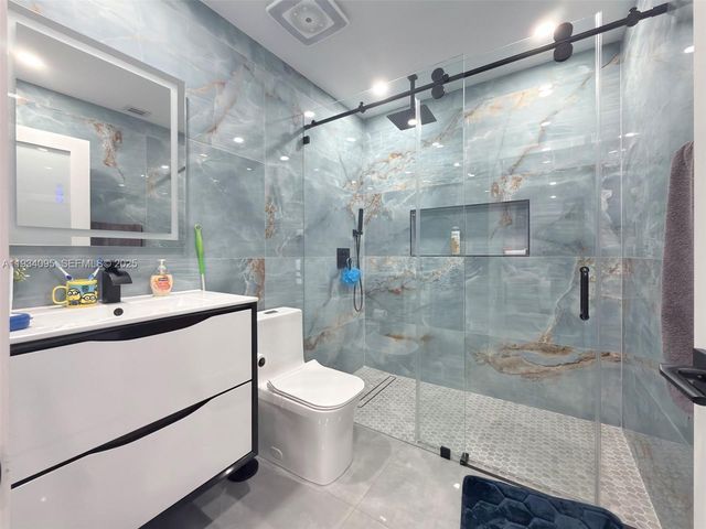 2711 SW 117th Ct, Miami, FL 33175