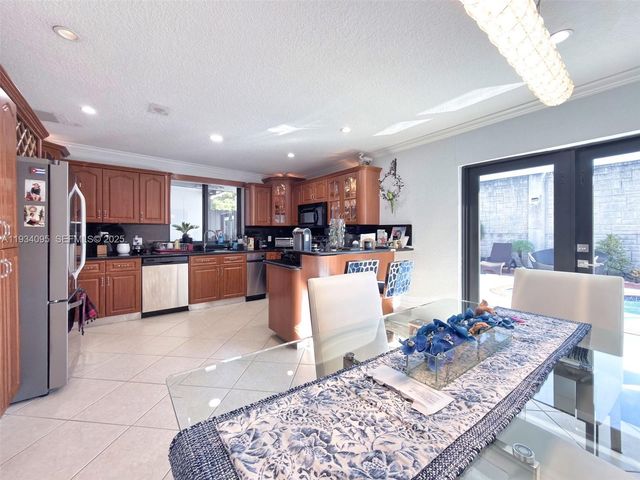 2711 SW 117th Ct, Miami, FL 33175