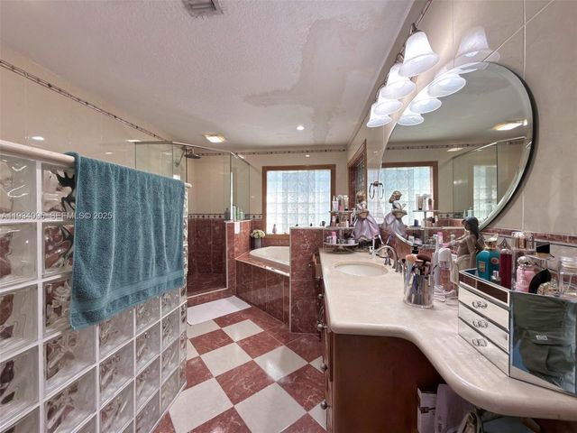 2711 SW 117th Ct, Miami, FL 33175