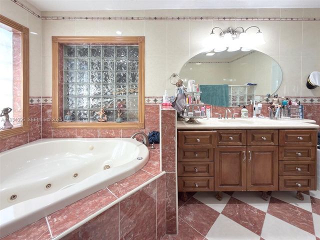 2711 SW 117th Ct, Miami, FL 33175