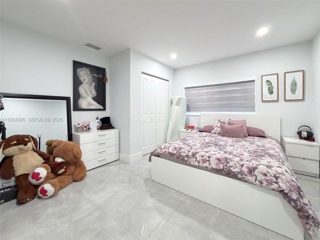 2711 SW 117th Ct, Miami, FL 33175