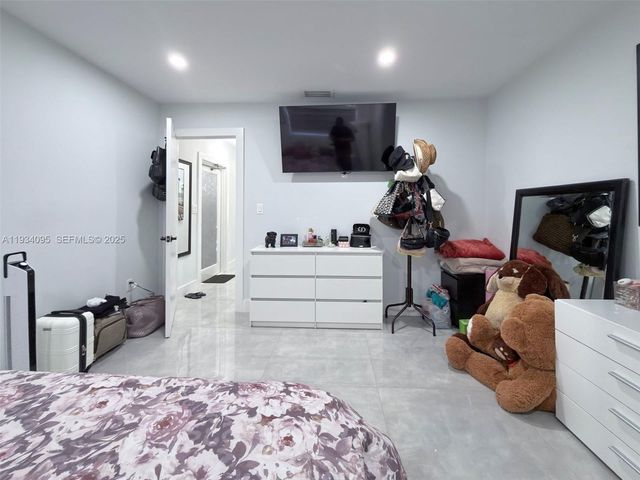 2711 SW 117th Ct, Miami, FL 33175