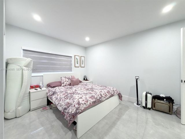 2711 SW 117th Ct, Miami, FL 33175