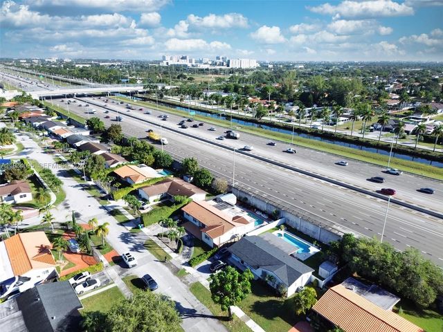 2711 SW 117th Ct, Miami, FL 33175