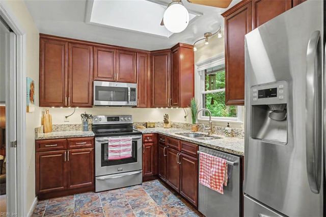 120 Archer RD, Newport News, VA 23606