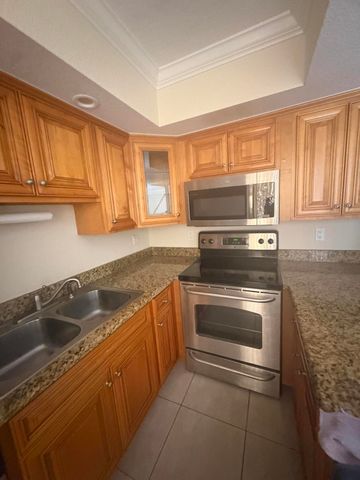 234 Lake Arbor Drive, Palm Springs, FL 33461