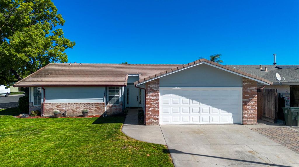 743 Range Ct, Manteca, CA 95336