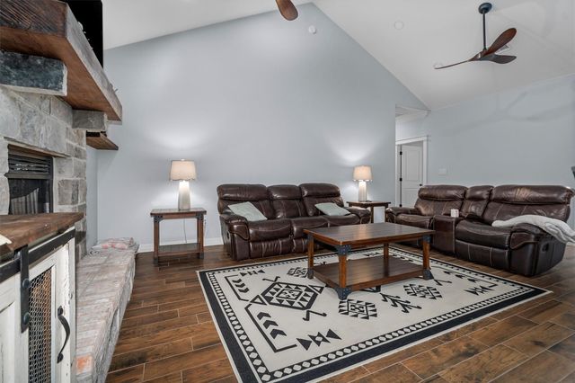 105 Mclean Drive, Crockett, TX 75835
