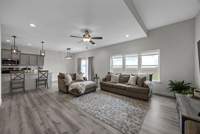 2411 Bluegrass St, Marion, IA 52302