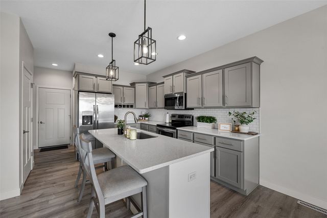 2411 Bluegrass St, Marion, IA 52302