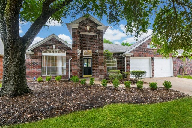 202 Knoll Forest Dr, Sugar Land, TX 77479