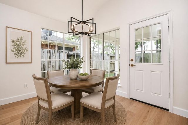 202 Knoll Forest Dr, Sugar Land, TX 77479